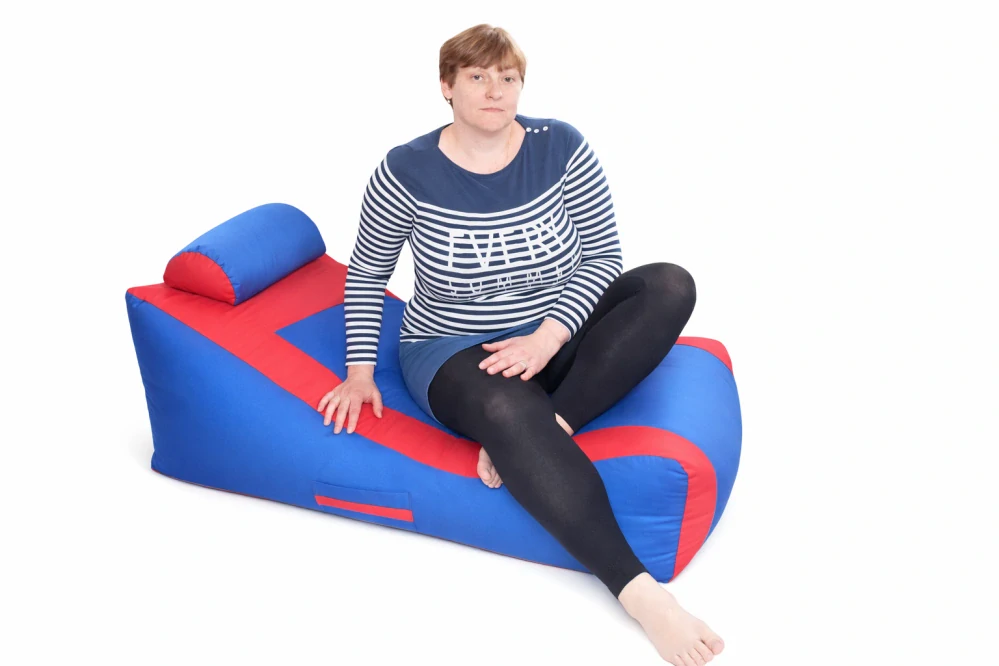 Kompenzační pomůcka PEJSEK TARA, polohovací klín