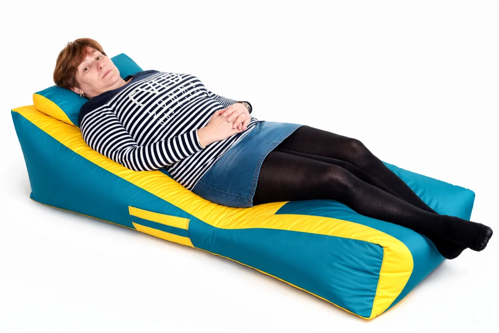 Kompenzační pomůcka PEJSEK TARA, polohovací klín